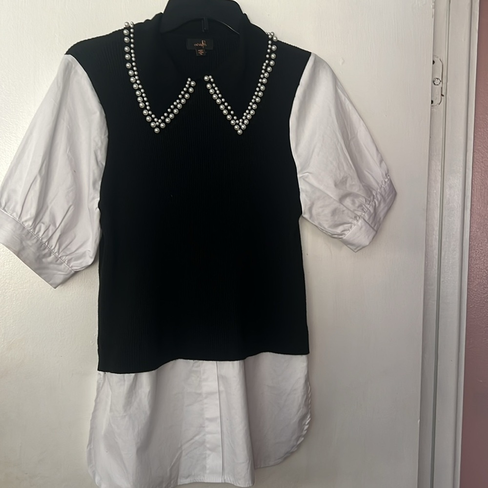Stylish Black and White collar Blouse - Picture 3 of 3